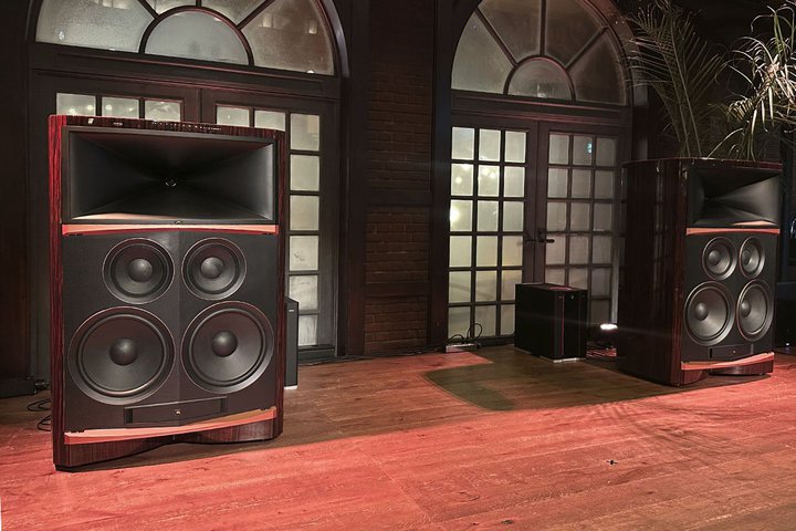 JBL�A80�N�̋Z�p�����W�����ō���uSummit Everest�v����{����I�B�֌W�҂����������������̂������