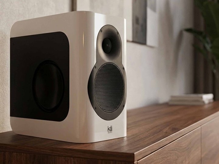 �L�N�^�j�~���[�W�b�N�A��Kii Audio�̎�舵�����J�n�B��1�e�̓A�N�e�B�u�X�s�[�J�[�uKii SEVEN�v