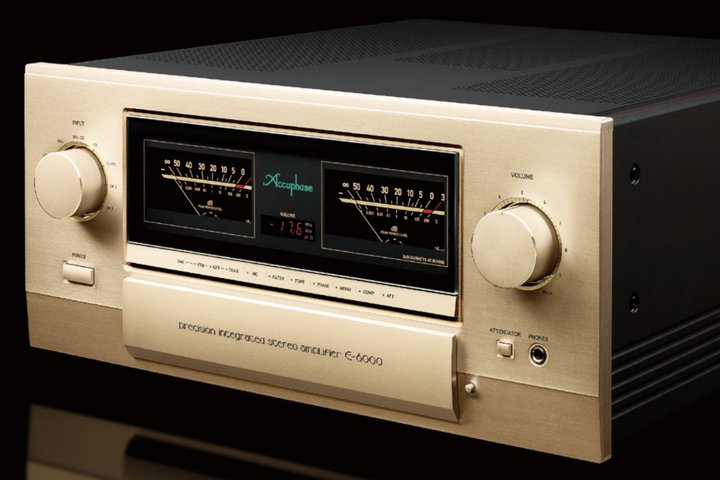 �A�L���t�F�[�Y�A�V�t���O�V�b�v�v�����C���uE-6000�v�B���ő�o�� 260W/8���E350W/4������