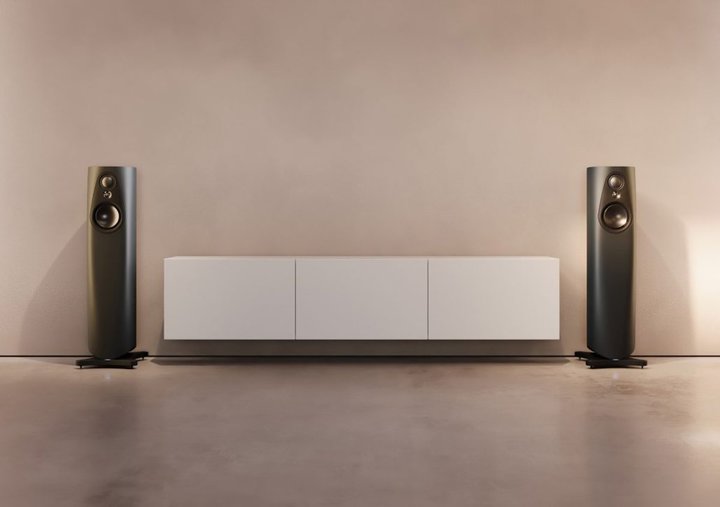 LINN�A�E�[�t�@�[�Z�p�uPISTONIK�v�𓥏P�����t���A�^�X�s�[�J�[�u343�v�BEXAKT�^PWAB��2���f���W�J
