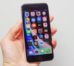 VuiPhone SEvƊyVoCuf[^vv̑gݍ킹ō