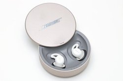 {[ÝgT|[gCzhuSleepbuds IIv𒅂ĐQĂ݂B͉̎PH