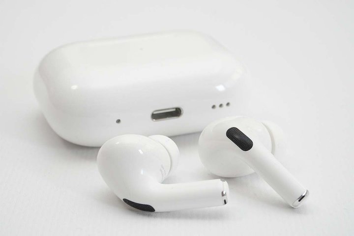 AirPods Pro̐V@\uK^I[fBIvBsւȖʂ邪ςȂɂ₷Ȃ
