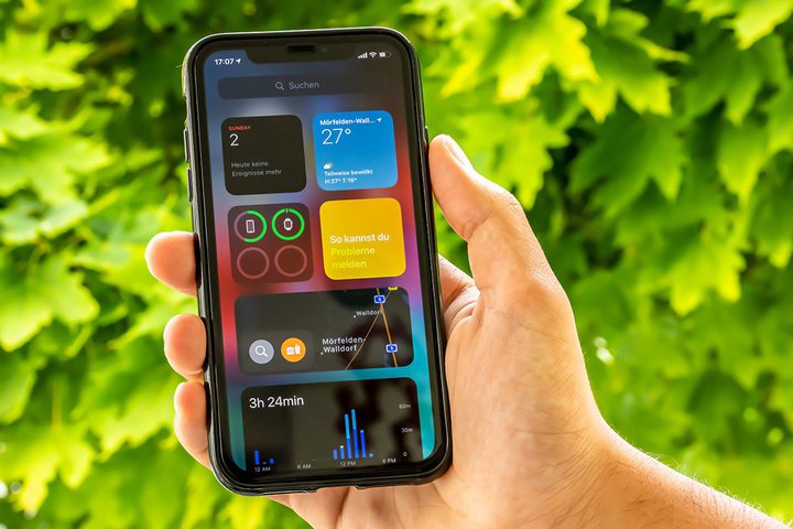 iPhonẽ}C_[Ɏsς݂ɁIAEBWFbg̖\