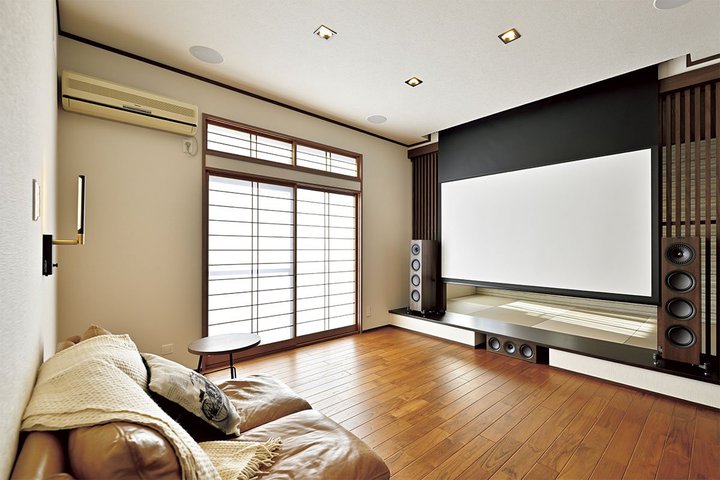 �X�N���[�������낹�Θa�����z�[���V�A�^�[�ɕϐg�I ���j�[�N�ȋ@�탌�C�A�E�g�ɒ���