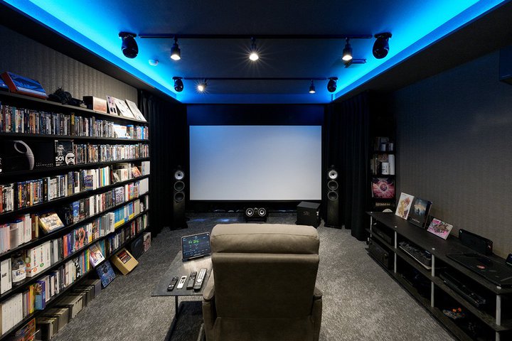 Dolby Atmos�Ή��̃v���C�x�[�g8K�V�A�^�[�ŁA�ς�����i���ς������ɍD���ȉ��ʂƃ|�W�V�����Ŋy���߂�I