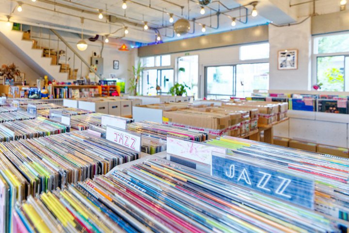 �I�[���W�������ŃC�C�ՏW�܂�I ���m�ɂ��錊��̃��R�[�h�V���b�v�ALiE RECORDS