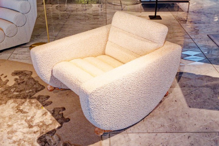 NY���C���e���A�u�����h�E�W���i�T���A�h���[���烍�b�L���O�`�F�A�Ȃ�5���i���o��