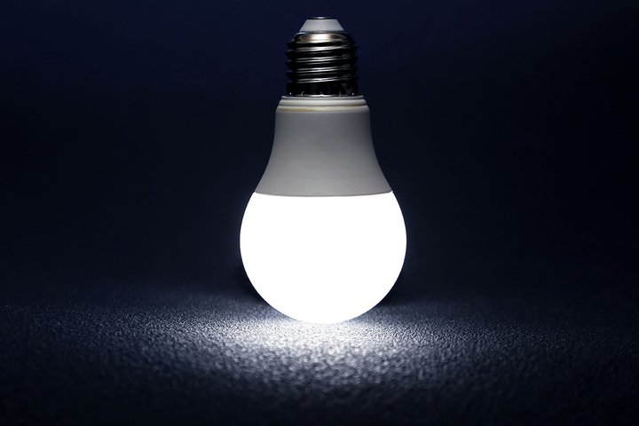 LED�Ɩ��́u�����v�̃T�C���́H �����������Ǖ��u�͊댯�Ȃ��Ƃ��c