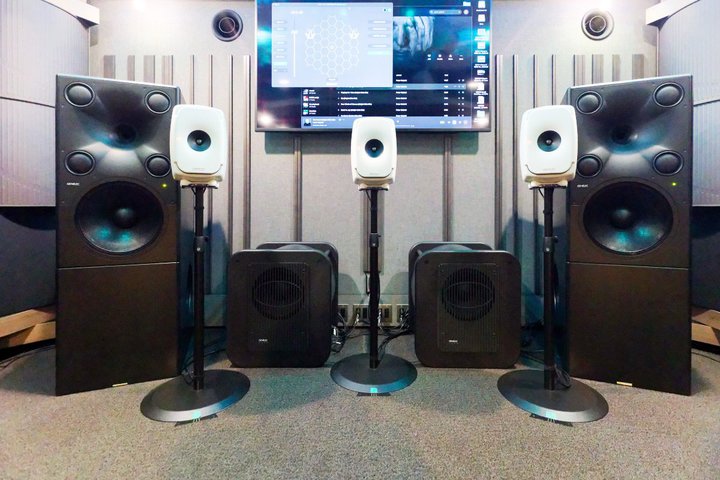 ���i�Ȉʑ��ƐF�Â��̂Ȃ�Genelec�̃j���[�g�����T�E���h��2ch�ƃC�}�[�V�u���c�����s�ɖ�����