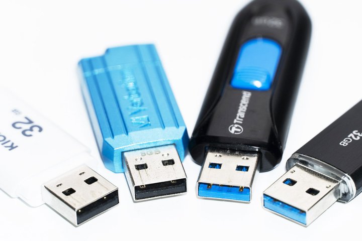 USB�������̃f�[�^�������邩���H �����ԕ��u���Ă͂����Ȃ����R