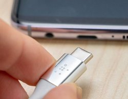 ꂩ甃ȂA[d^obe[USB PDΉɂׂH