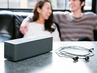 オンキヨー、ハイレゾイヤホン「E700MW」に「響け