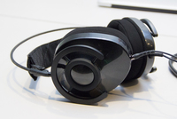 AudioQuest�A���Џ��̖��^�w�b�h�z���uNightnOwl Carbon�v �[ ���ǔ�NightHawk��