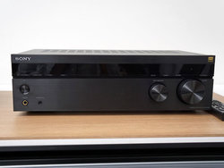 �\�j�[�A�t�H�m���͂�Bluetooth�@�\�Ȃǂ���������v�����C���A���v�uSTR-DH190�v