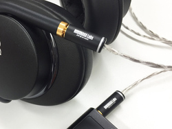 NOBUNAGA Labs�A3.5mm4�ɒ[�q�̗p�̃o�����X�P�[�u���u�f���j�v�u�܏\�ҁv�B�\�j�[�uMDR-1AM2�v�ȂǂɑΉ�