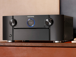 �}�����c�uSR8012�v�w���ґS���ɁAAudioQuest�̃P�[�u�����v���[���g�����L�����y�[��