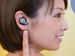 Jabra�A���S���C�����X��3�e�uElite 65t�v5��14���ɔ����BAlexa/Siri/Google Now�Ή��AIP55����