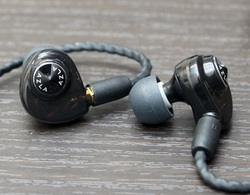 AZLA�A3�w�U����Ǝ��G�A�t���[�Z�p���̗p�����_�C�i�~�b�N�^�C���z���uHORIZON�v