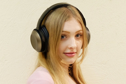 �y�w�b�h�z���Ձz�u����^��p�b�N���ē͂���v�AVECLOS���V���i�R���Z�v�g�𔭕\