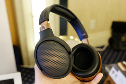 �y�w�b�h�z���ՁzAUDEZE�A���̃Q�[�~���O�w�b�h�Z�b�g�uMOBIUS�v�^���y���l�uCo-Donguri�v�ɐ^�J���̐V���f��