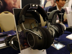 �y�w�b�h�z���Ձzbeyerdynamic�̓u�[�X�ł��uAmiron wireless JP�v�����\�^�R���v���C�̓C���[�s�[�X�e��p��