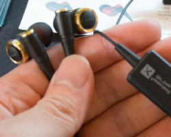 �y�w�b�h�z���ՁzELECOM�^Meze Audio�̐V���f�����������u�[�X�ɓo��B����C���z���̎���������