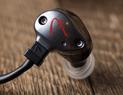 FENDER�AaptX�Ή���BT�C���z����ʋ@�uPURESONIC PREMIUM WIRELESS EARBUDS�v5��25������