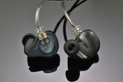 FitEar�̐Ód�^�g�D�C�[�^�[���ڃC���z���uFitEar EST Universal�v��7��7�������B15���~�O��