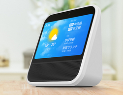 LINE�A��ʕt���X�}�[�g�X�s�[�J�[�uClova Desk�v�����~����