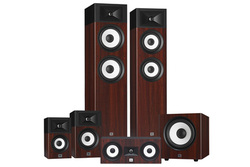 JBL�A�v���p���f���̃z�[���Z�p���̗p�����X�s�[�J�[�uSTAGE�v�V���[�Y�B�y�A2���~���� 