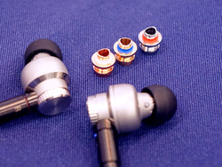 ���|�^�t�F�X��JVC�A���F��ς���C���z���m�Y������i�^�p�C�I�j�A�AStellanova�̃n�C���]���C�����X���A�s�[��