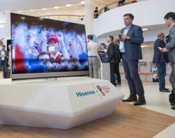 �n�C�Z���X�A���E�ő�5376�G���A�̃o�b�N���C�g���������������t���e���r�uU9D�v���\