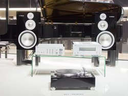 ��IFA�����}�n�A�v���A���v�uC-5000�v�ƃp���[�A���v�uM-5000�v���\�BAV�v���uCX-A5200�v��