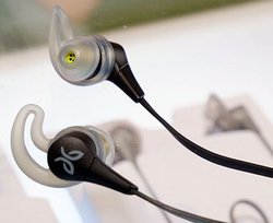 ��IFA��Jaybird����VBluetooth�C���z���uX4 Wireless�v�B�h���{����������