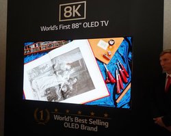 ��IFA��LG��88�^�E8K�L�@EL�ƃ}�C�N��LED�f�B�X�v���C�����Ă����B�C�ɂȂ鏤�i�������́H