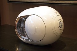DEVIALET�A���C�����X�X�s�[�J�[�uPHANTOM�v����{�����B�ŏ�ʋ@�͏o��4,500W�A��40���~