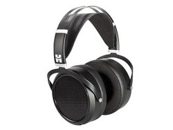HIFIMAN�AHE6�̌�p�ƂȂ镽�ʎ��E�쓮�^�w�b�h�z���uHE6se�v�B19���~�O��