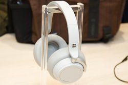 }CN\tg̃mCLwbhzuSurface HeadphonesvA{́u2019N̑v