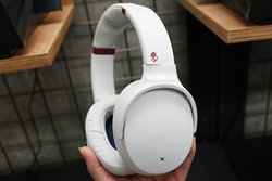 Skullcandy�A���̃A�N�e�B�u�m�C�Y�L�����Z�����O�@�\���ڃw�b�h�z���uVenue�v