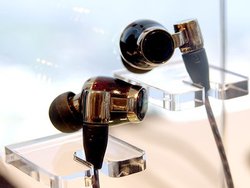 �r�N�^�[�A��18���~�̃t���O�V�b�v�C���z���gWOOD�h�uHA-FW10000�v