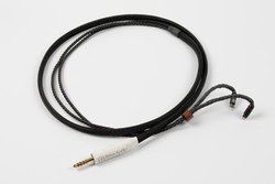 BriseAudio�A���̓��f��������Ƀu���b�V���A�b�v�������P�[�u���uUPG001Ref. 8wire FE�v