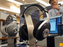 ���w�b�h�z���Ձ��f�m���A�V���f���𐢊E���o���^FOCAL��p�i�\�j�b�N�������O�V���f�������\