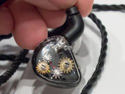 ���w�b�h�z���Ձ�108�ʂ�̃`���[�j���O���I�ׂ�FLC�̃t���O�V�b�v�C���z���^AUDEZE�uMOBIUS�v���񃍃b�g����