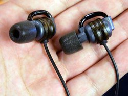 ���w�b�h�z���Ձ������y���V���f���uFlat4-��III�v��I�^���݂���Lab�uKL-Focus�v�^�������̐V�\���P�[�u��