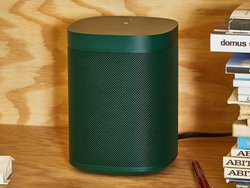 SONOS�A�X�}�[�g�X�s�[�J�[�uOne�v�ɃC���e���A�u�����hHAY�ƃR���{�̌���J���[