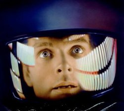 8K�Łw2001�N�F���̗��x���ꑫ��Ɍ����I 1�N�ɓn��C���ň����o���ꂽ70mm�t�B�����̃|�e���V����