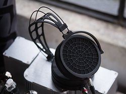 MrSpeakers�A�V���ʋ쓮�w�b�h�z��3�@���11���������B���͋@�uETHER 2�v�͖�27���~