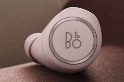 Bang&Olufsen�A���S���C�����X�C���z���uBeoplay E8�v���ʌ���J���[�ɍ��F�gPink�h�ēo��