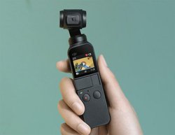 DJI�A��̂Ђ�T�C�Y��119g��3���W���o�������J�����uOsmo Pocket�v